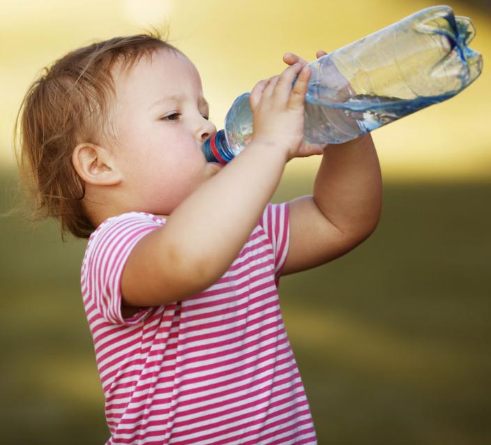 چقدر در روز باید آب بنوشیم؟ فصلی بلاگ